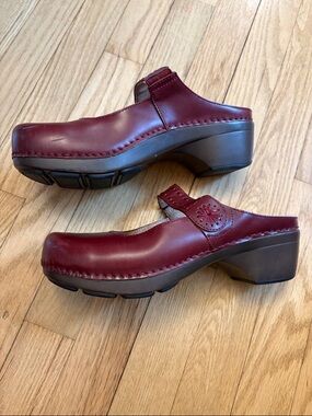 Dansko Red Mary Jane slip on Clog Shoe Size 39